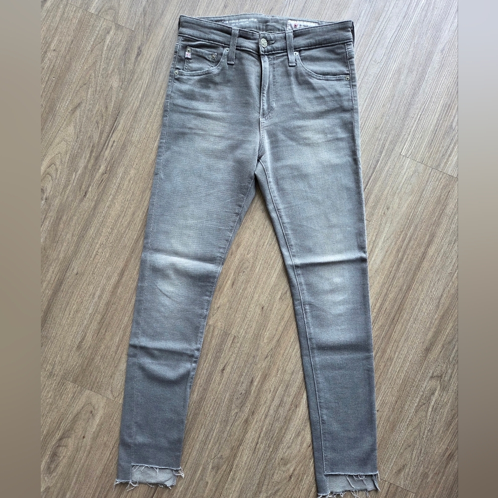 AG Women's High-Rise Grey Wash Jeans. The Farrah Skinny Ankle Jeans. Size 26R